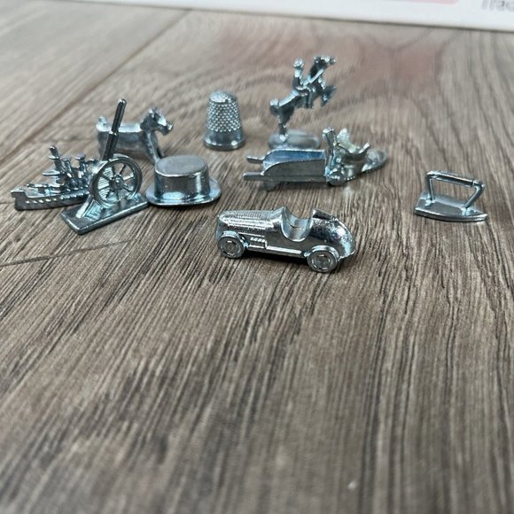 Monopoly Parker Brothers Real Estate Trading Game No.9  1970's Edition - Picture 11 of 13